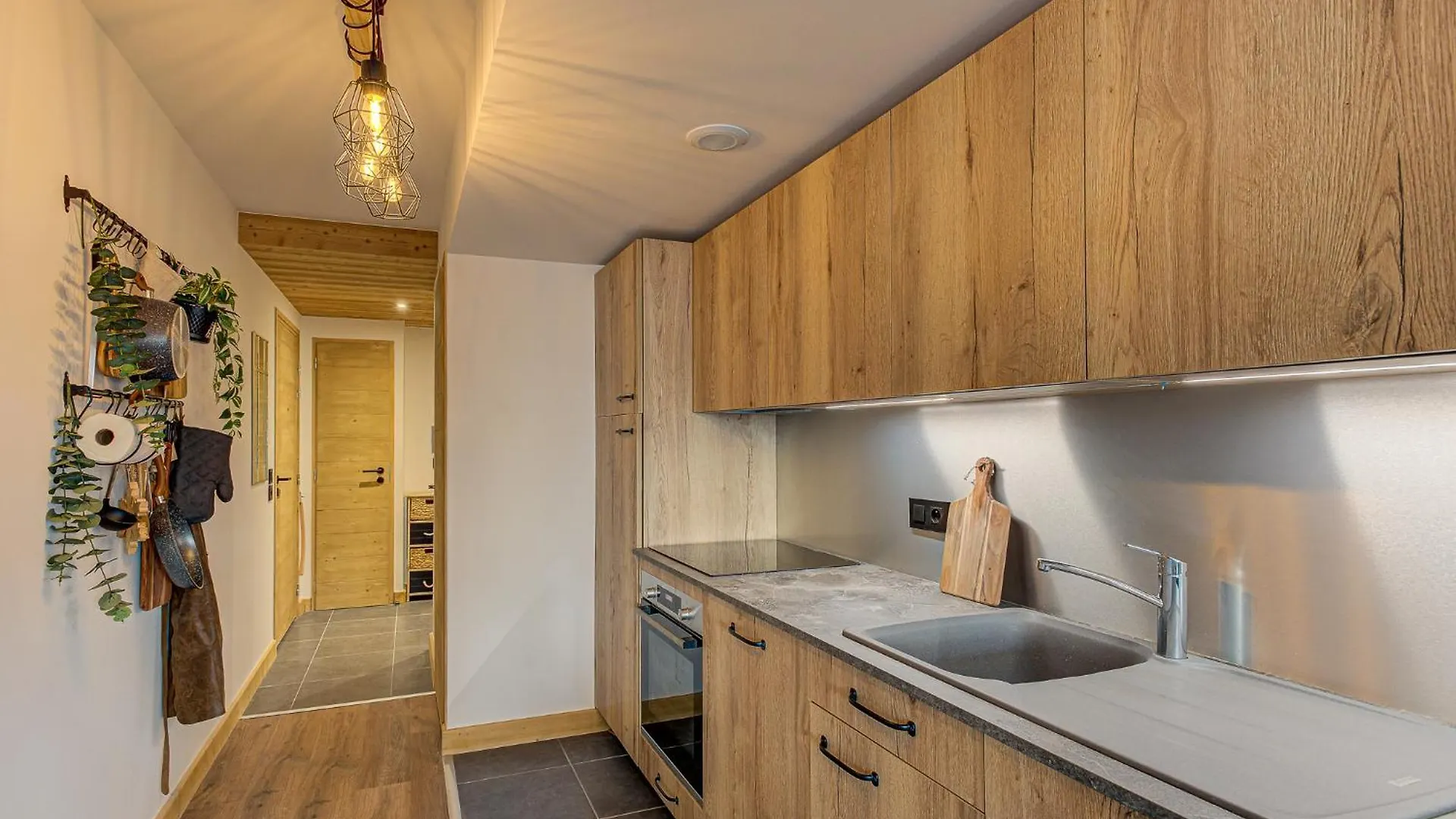 Apartment Des Alpages - Alpes Travel - Sleeps 6-8 Les Trabets