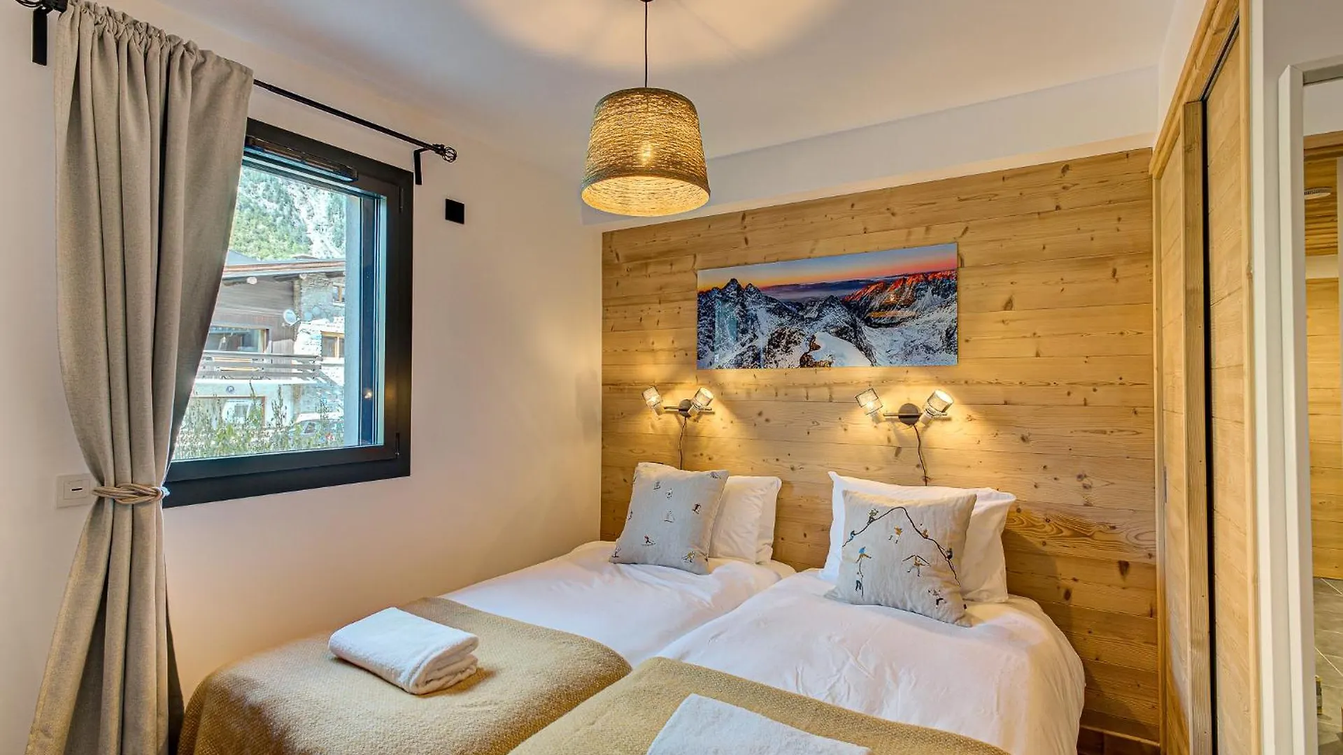 Apartment Des Alpages - Alpes Travel - Sleeps 6-8 Les Trabets