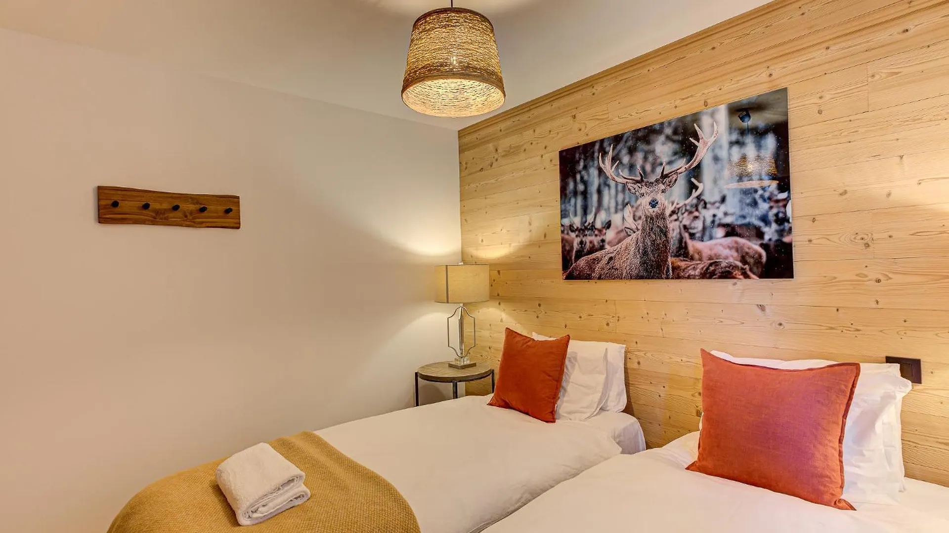 Apartment Des Alpages - Alpes Travel - Sleeps 6-8 Les Trabets