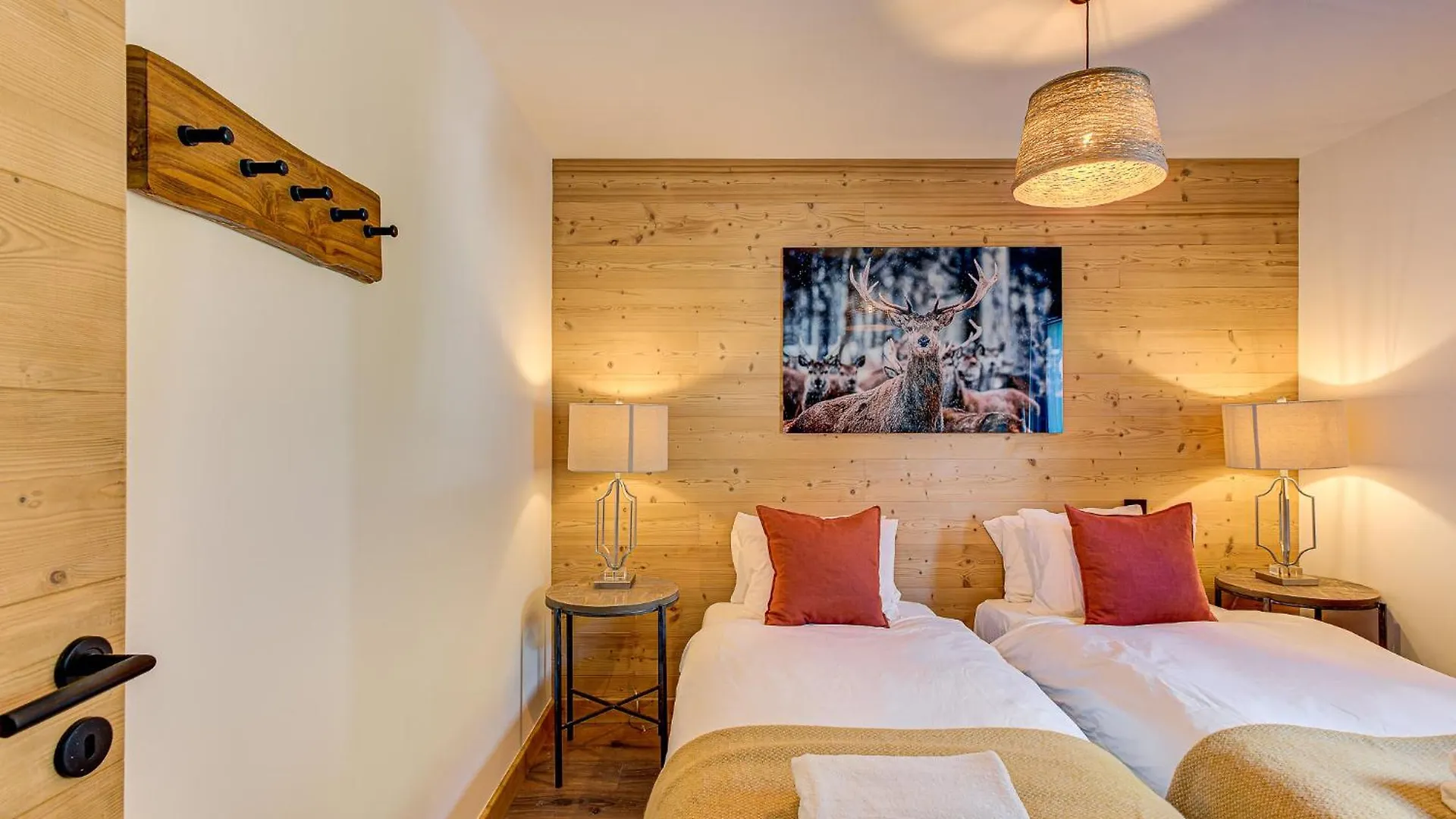 Apartment Des Alpages - Alpes Travel - Sleeps 6-8 Les Trabets